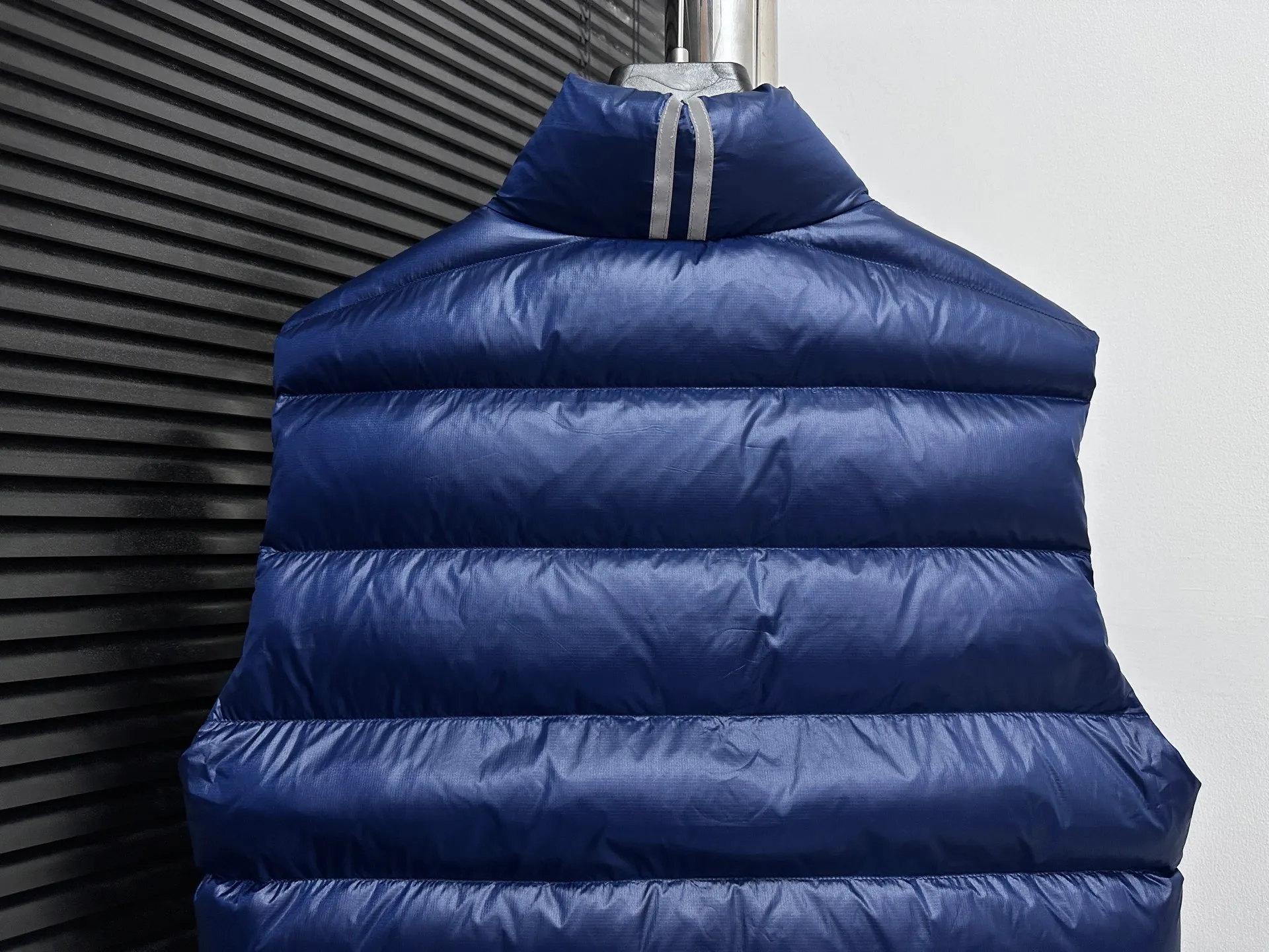 P560 [Canada Goose] CROFTON light down vest R water-repellent treatment Winall windproof fabric 700-fill down capacity Original molding Detailed production The upper body effect is stunning Exclusively available on the Xiaohongshu purchasing platform The highest version on the market Code number: XS-XXL
